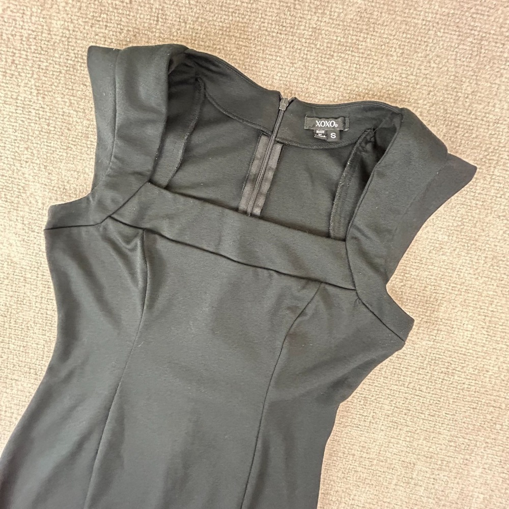 XOXO Shift Dress Womens Small Black Cap Sleeve Square Neck‎ Knee Length Back Zip